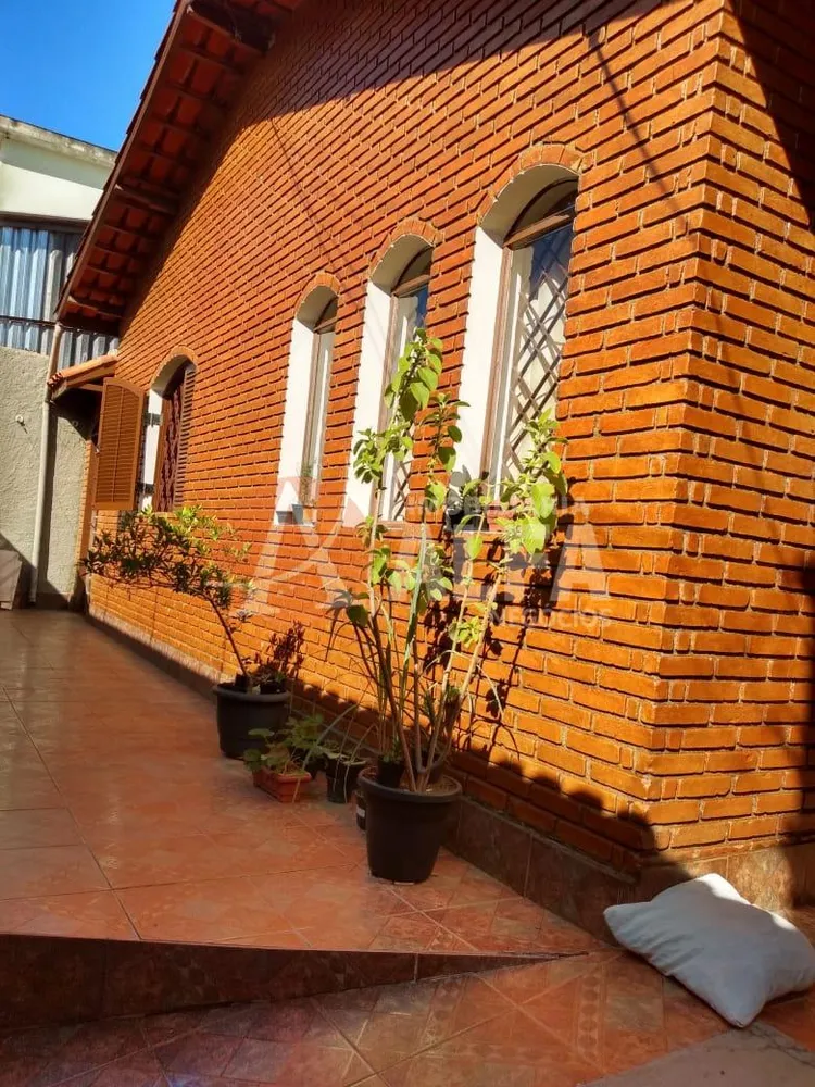 Casa, 2 quartos, 243 m² - Foto 1