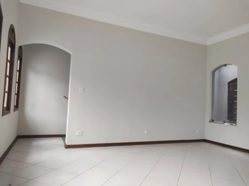 Casa, 5 quartos, 180 m² - Foto 2