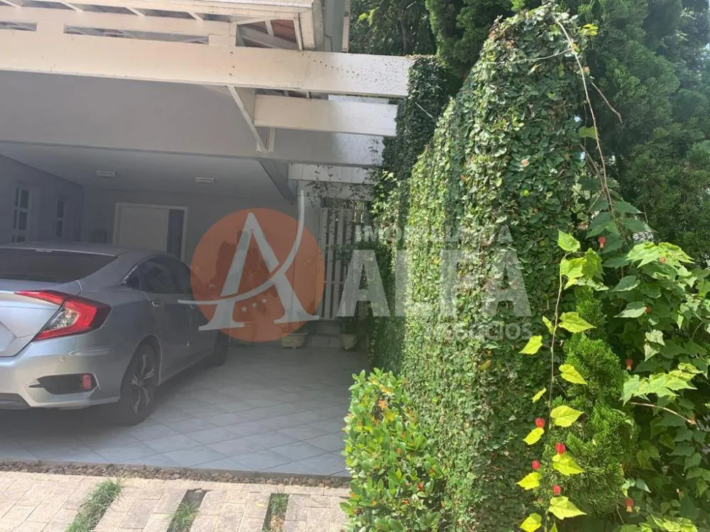 Casa, 3 quartos, 221 m² - Foto 1