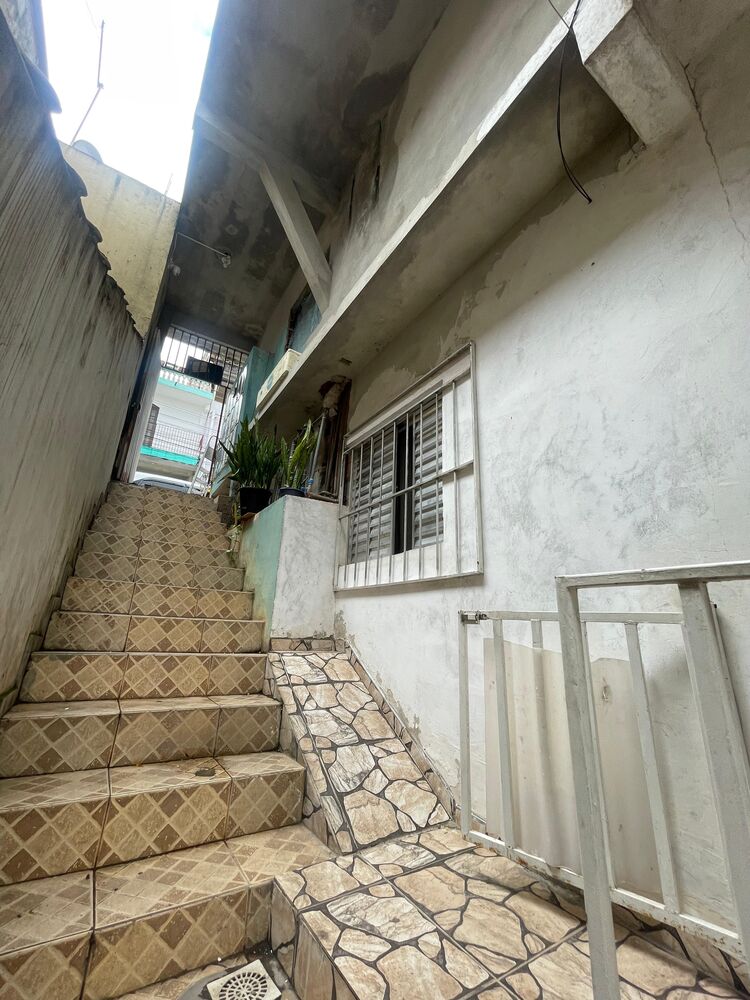 Casa à venda com 8 quartos, 330m² - Foto 7