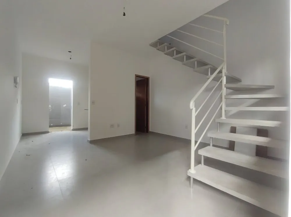 Casa, 2 quartos, 75 m² - Foto 1