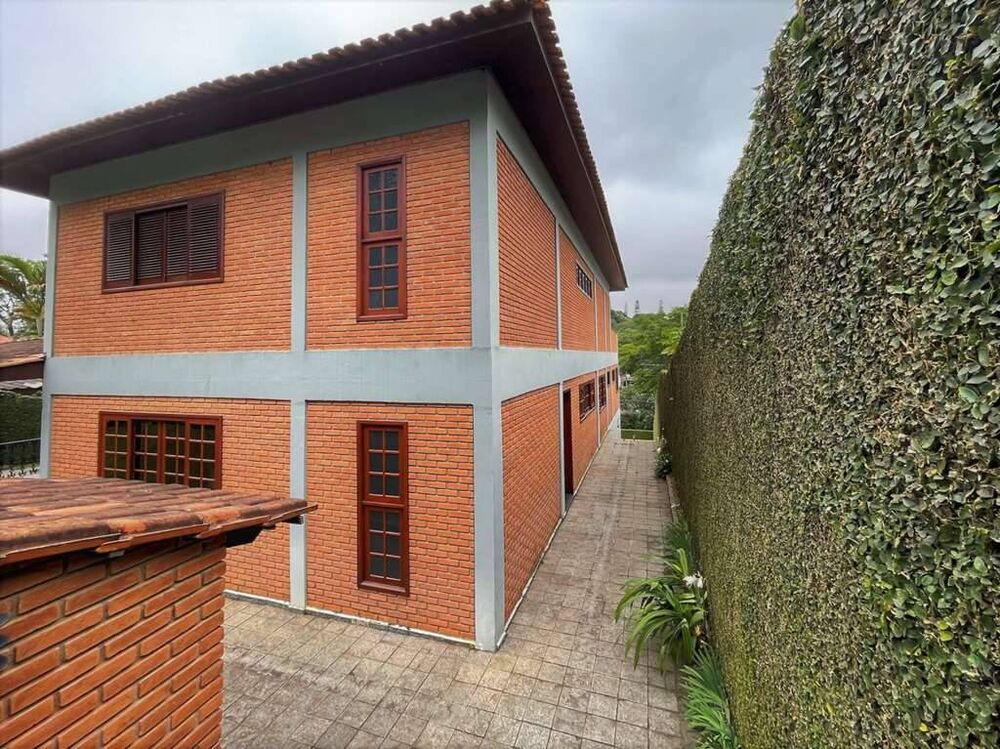 Casa à venda com 4 quartos, 742m² - Foto 1