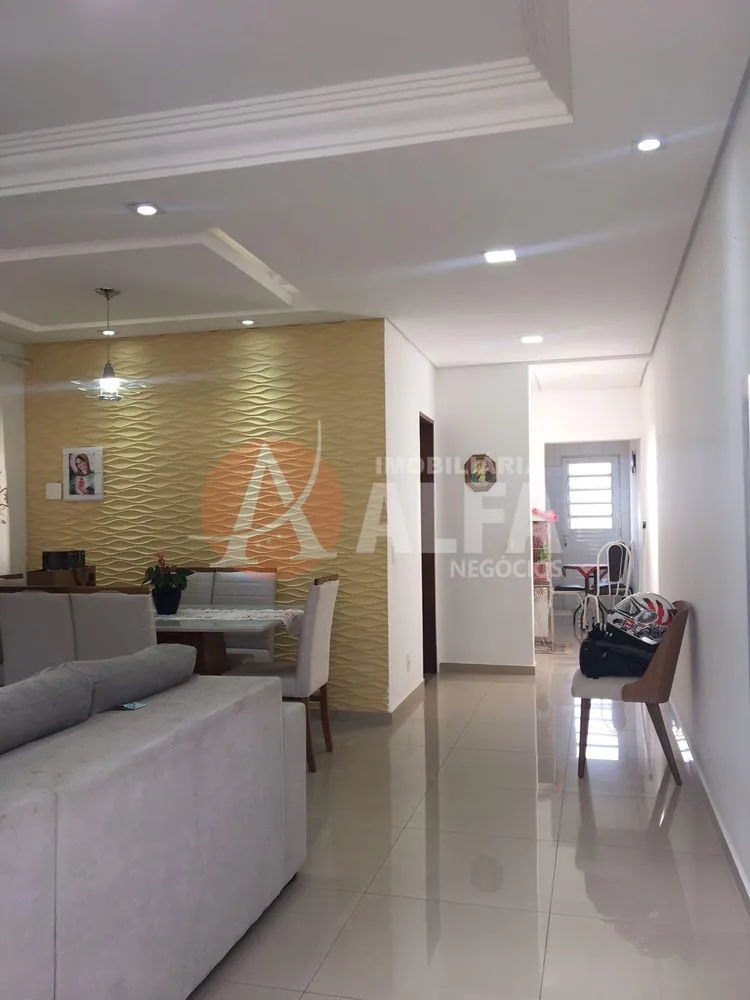Casa, 4 quartos, 97 m² - Foto 1