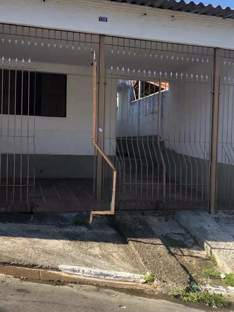 Casa para alugar com 2 quartos, 150m² - Foto 2