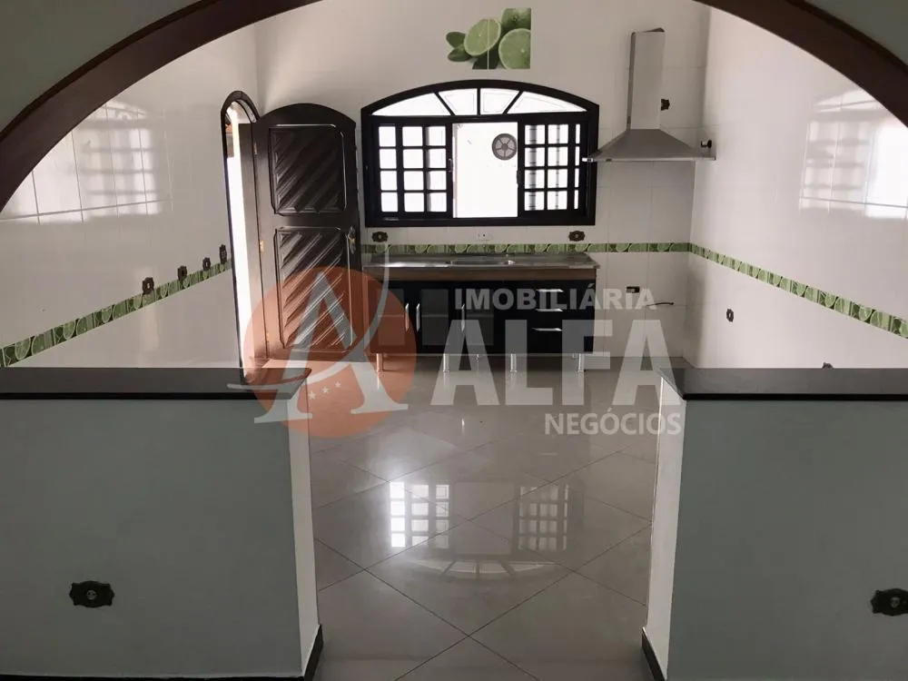 Casa, 4 quartos, 178 m² - Foto 1