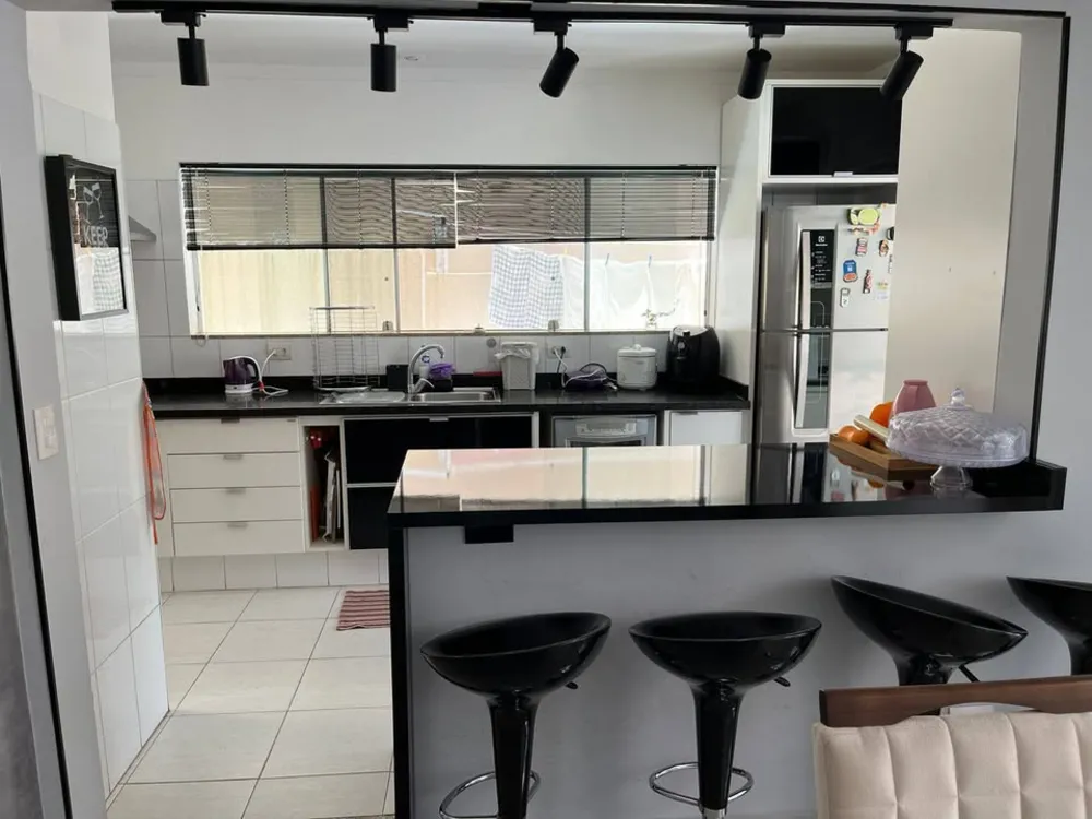 Casa, 4 quartos, 242 m² - Foto 4