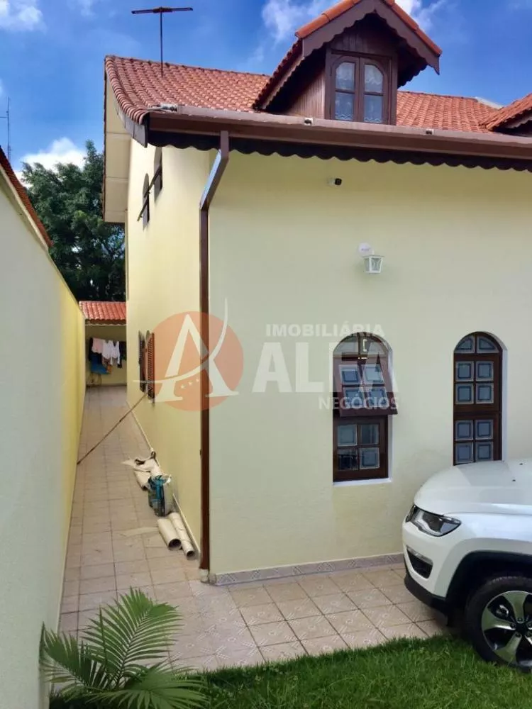 Casa à venda com 4 quartos, 260m² - Foto 3