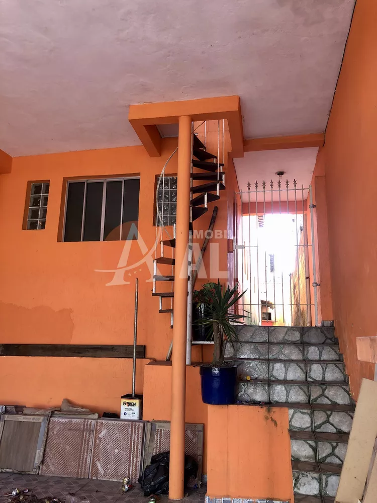 Casa à venda com 4 quartos, 100m² - Foto 1