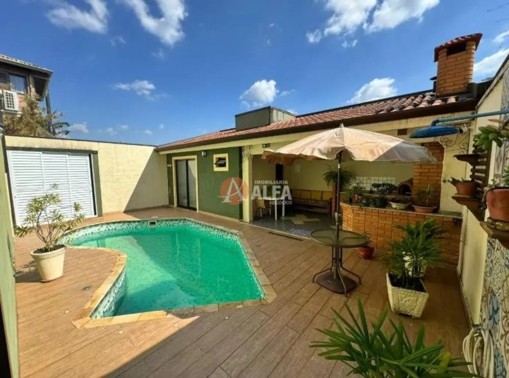 Casa, 3 quartos, 260 m² - Foto 1