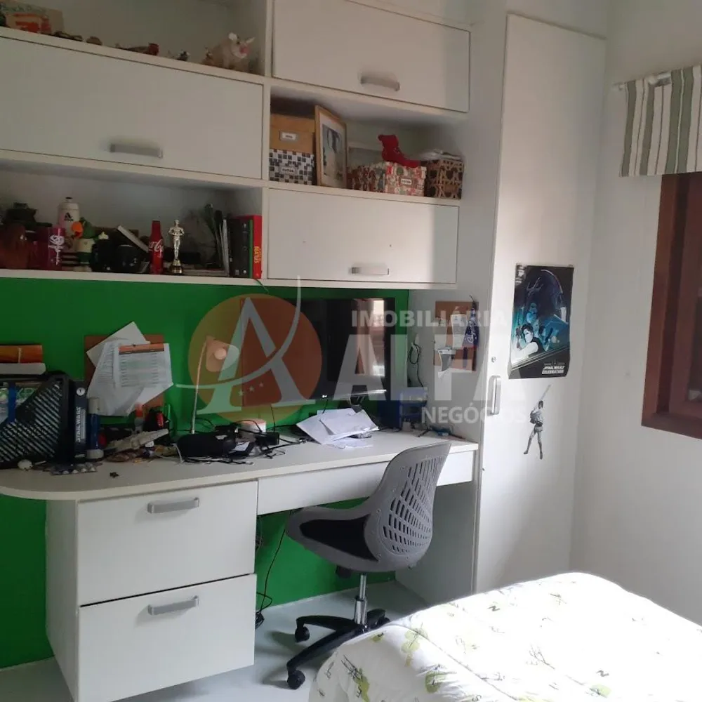 Casa, 3 quartos, 232 m² - Foto 4