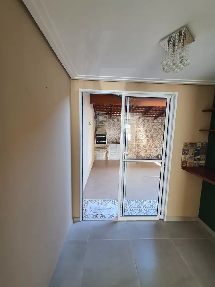 Casa à venda com 2 quartos, 84m² - Foto 4