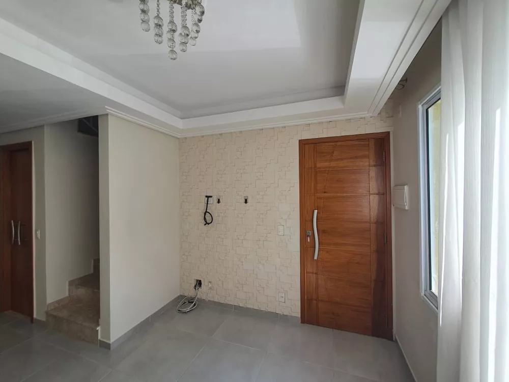 Casa à venda com 2 quartos, 84m² - Foto 2