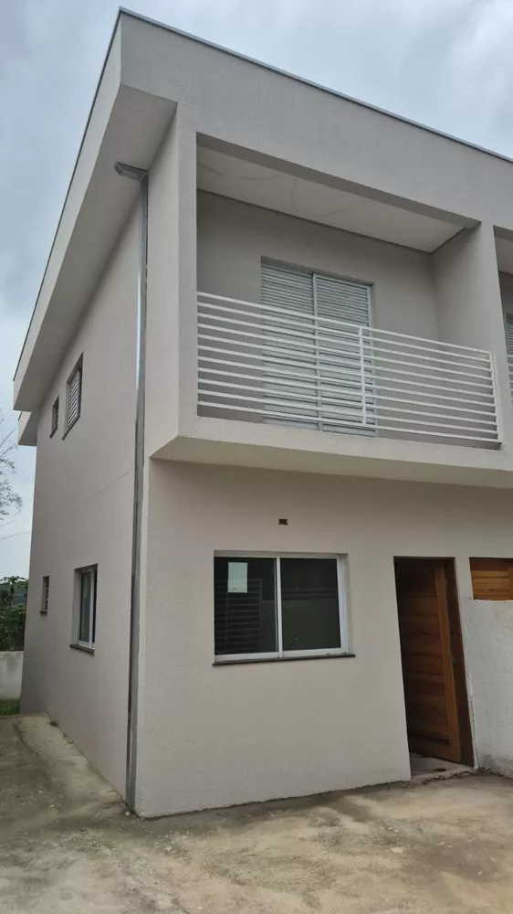 Casa à venda com 3 quartos, 150m² - Foto 1