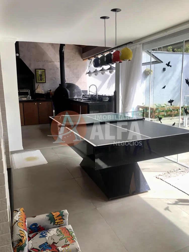 Casa, 4 quartos, 330 m² - Foto 1