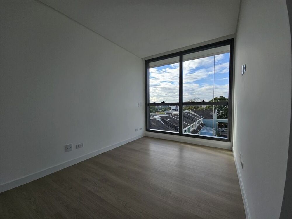 Apartamento à venda com 3 quartos, 226m² - Foto 4