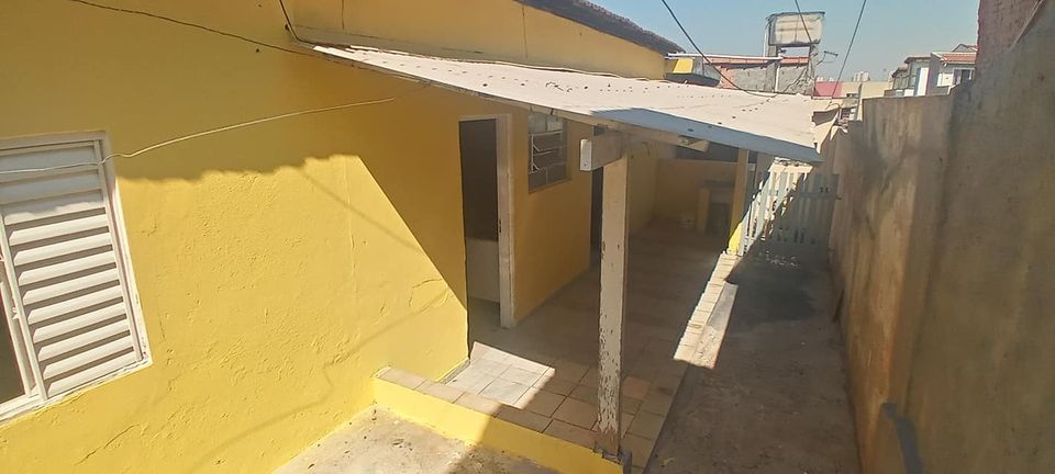 Casa para alugar com 2 quartos, 80m² - Foto 1