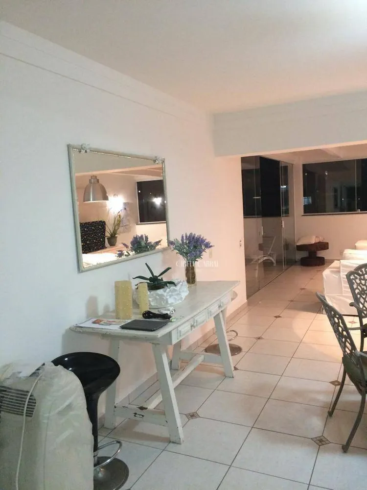 Apartamento, 3 quartos, 240 m² - Foto 3