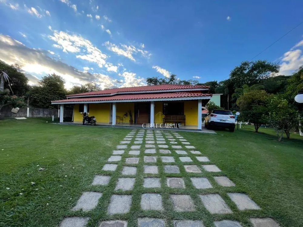 Chácara, 4 quartos, 1302 m² - Foto 1