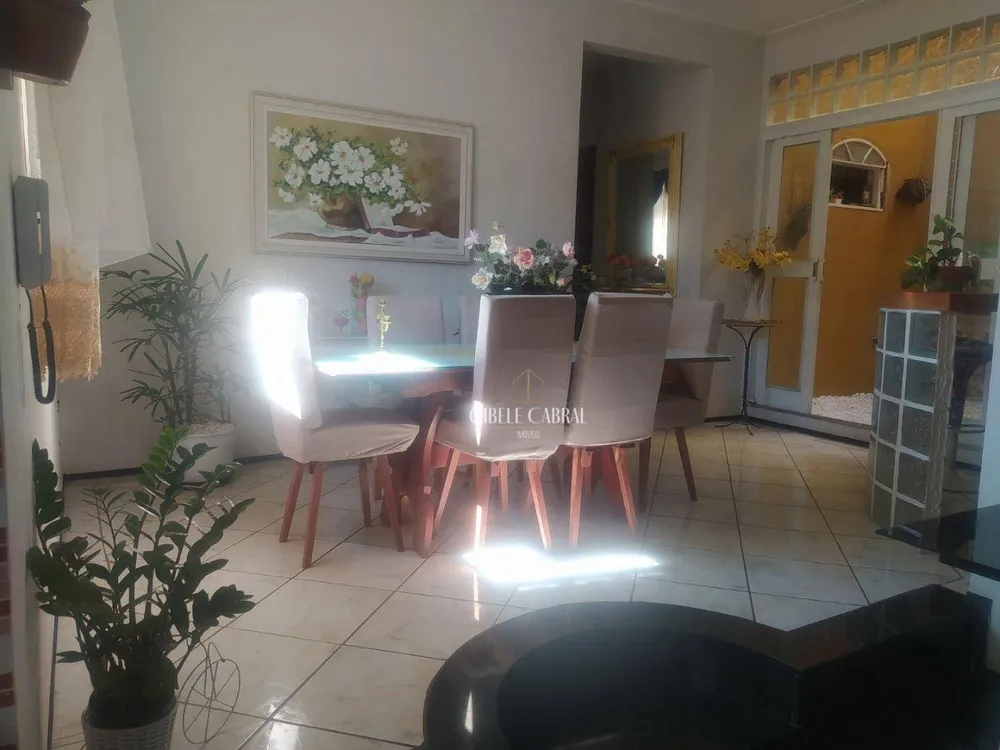 Casa, 3 quartos, 240 m² - Foto 3