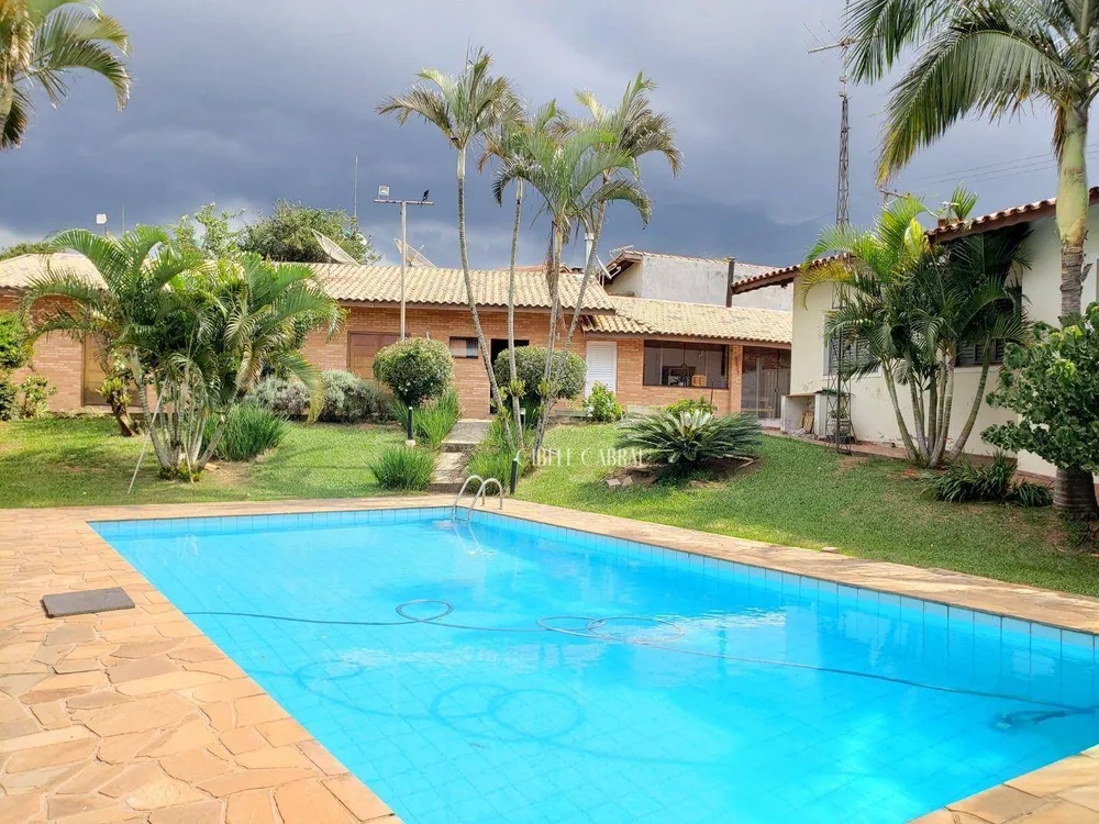Chácara, 5 quartos, 877 m² - Foto 1