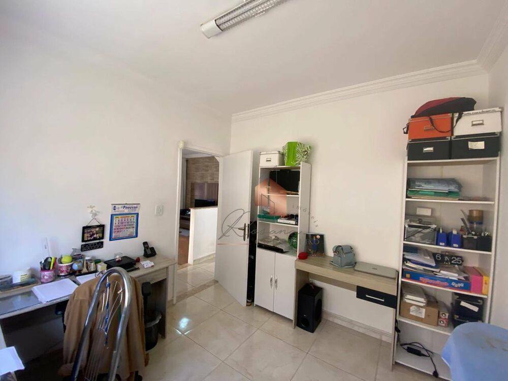 Sobrado, 3 quartos, 219 m² - Foto 2