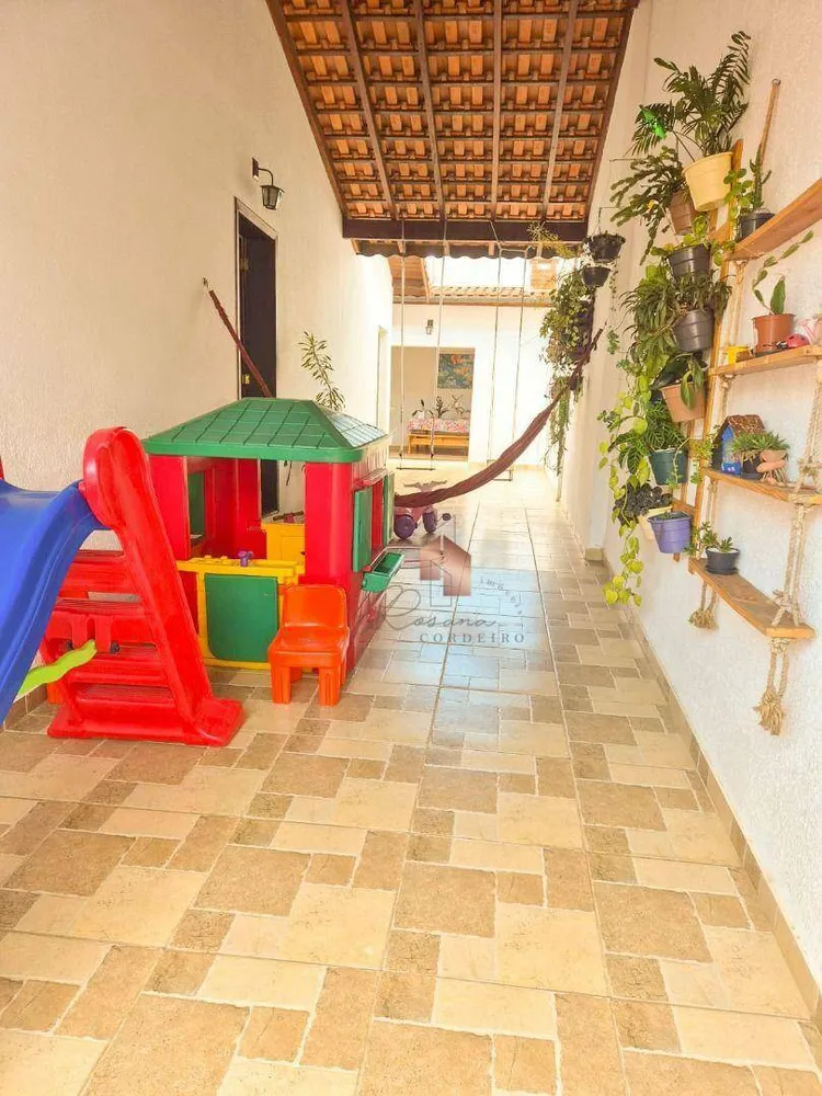 Casa, 3 quartos, 164 m² - Foto 1