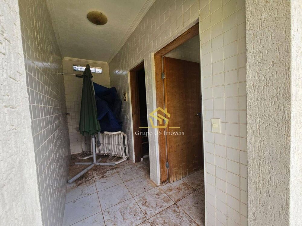 Casa à venda com 4 quartos, 358m² - Foto 3