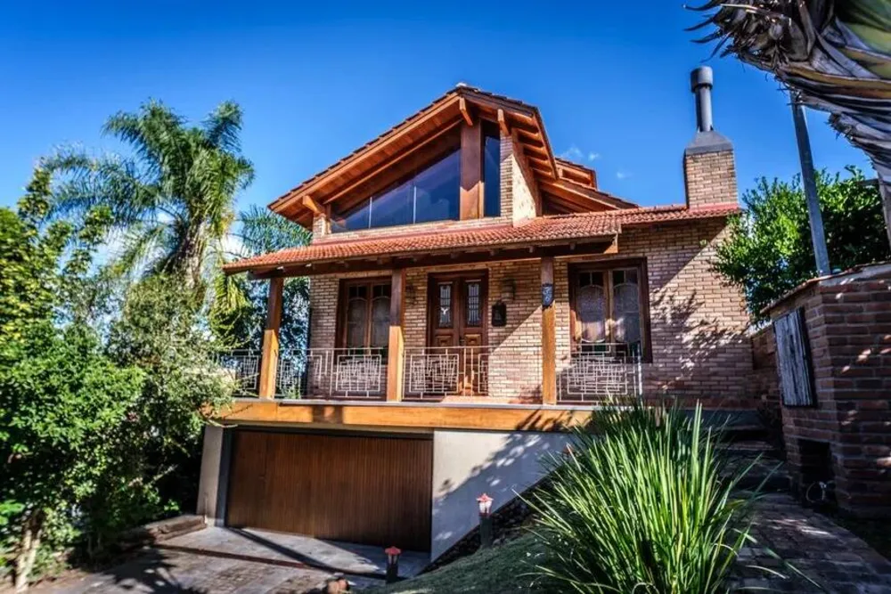 Casa, 4 quartos, 231 m² - Foto 1