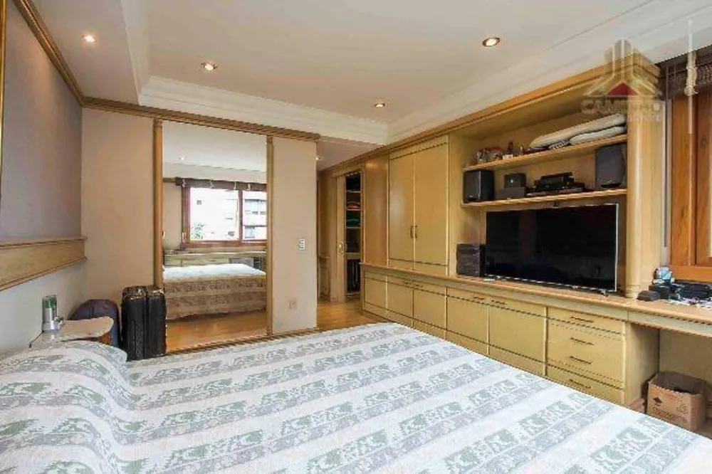 Apartamento, 3 quartos, 243 m² - Foto 1