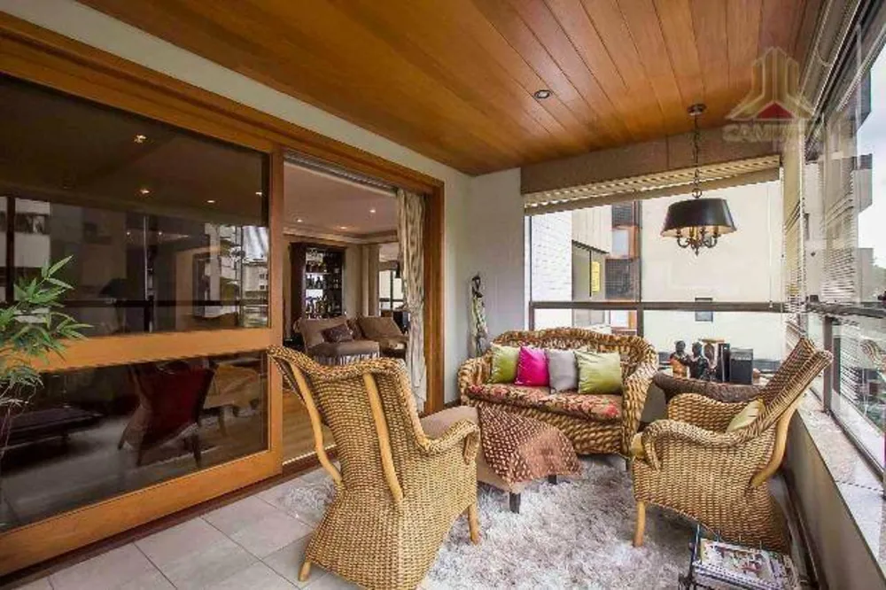 Apartamento, 3 quartos, 243 m² - Foto 2