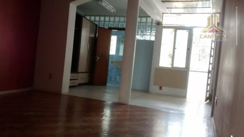 Casa à venda com 3 quartos, 240m² - Foto 2