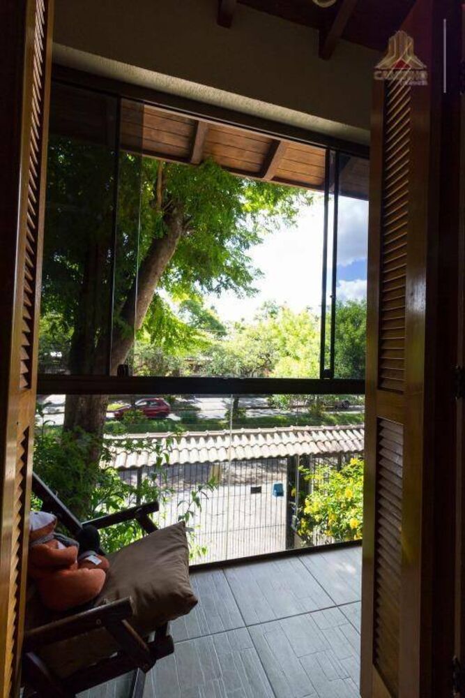 Casa à venda com 3 quartos, 251m² - Foto 4