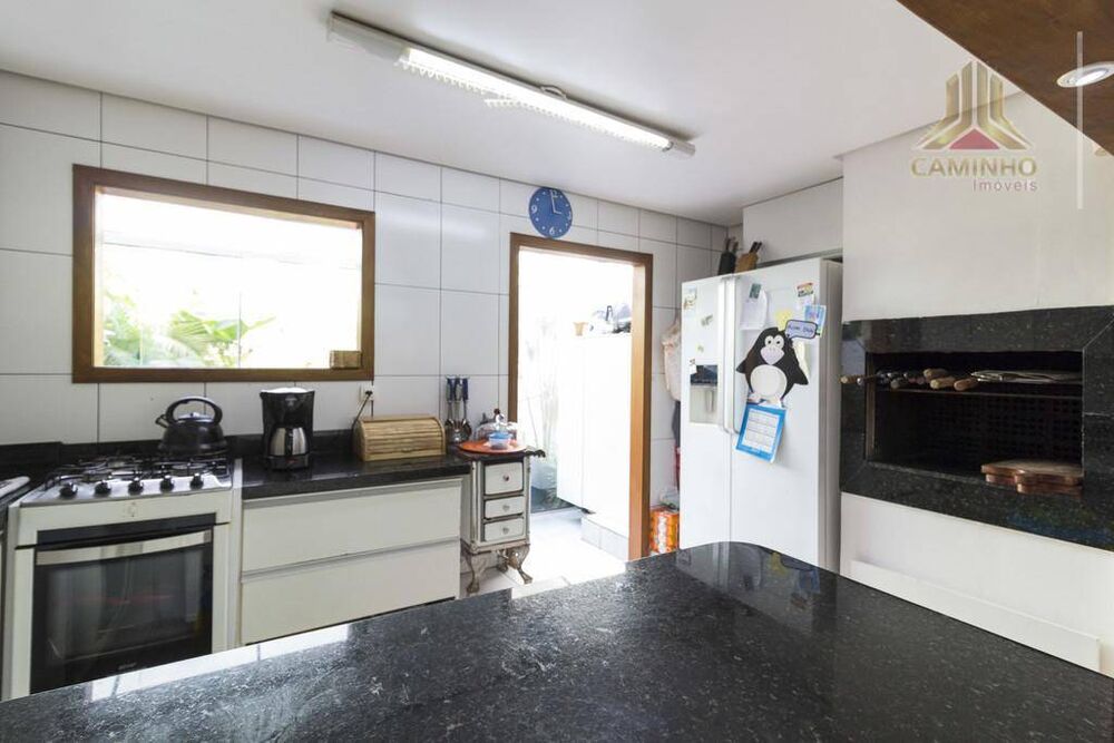 Casa à venda com 3 quartos, 251m² - Foto 6