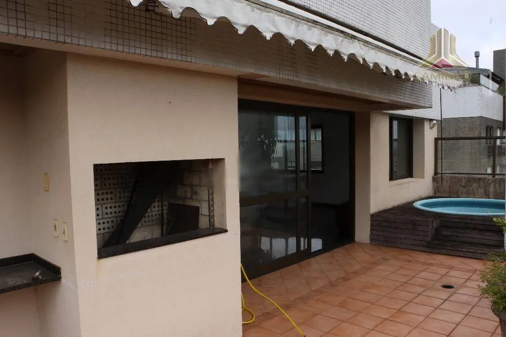 Cobertura, 3 quartos, 235 m² - Foto 2