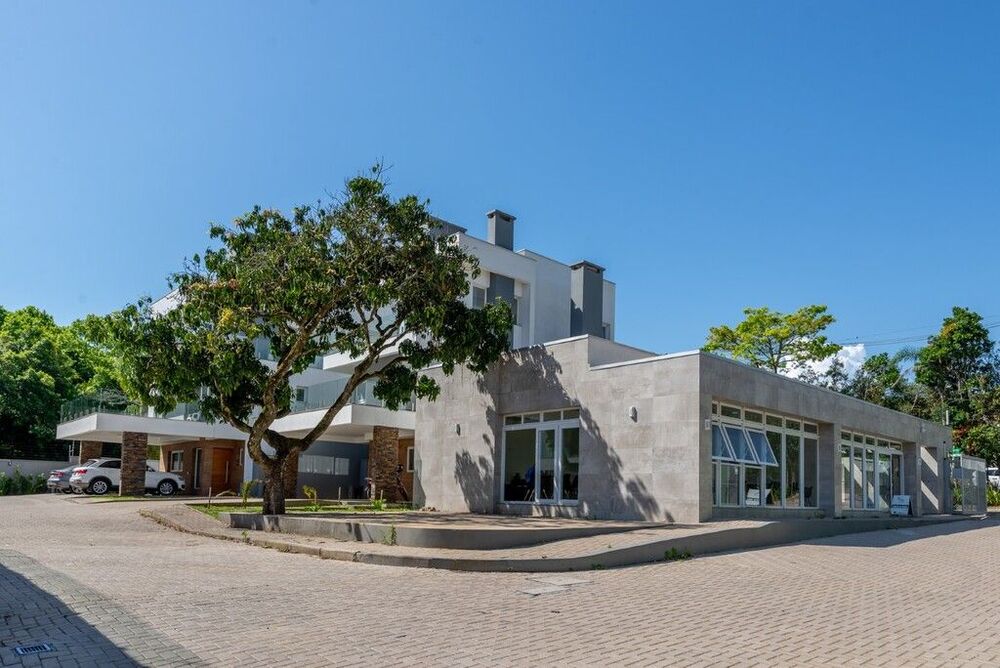 Casa de Condomínio à venda com 3 quartos, 300m² - Foto 2