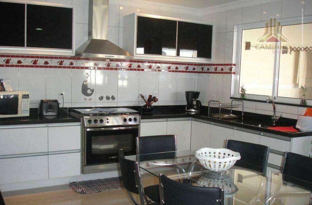 Casa, 4 quartos, 246 m² - Foto 3