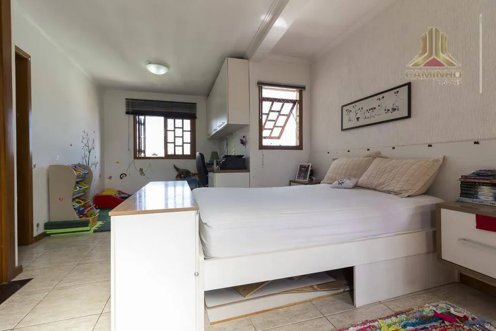 Casa, 3 quartos, 251 m² - Foto 1