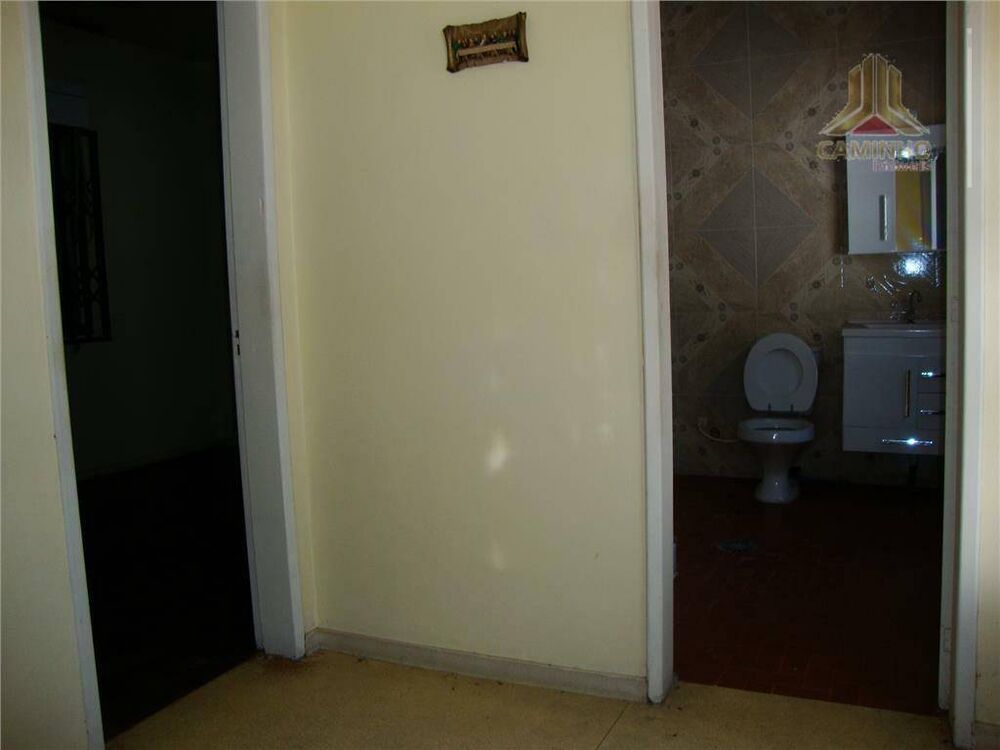 Casa à venda com 3 quartos, 195m² - Foto 2