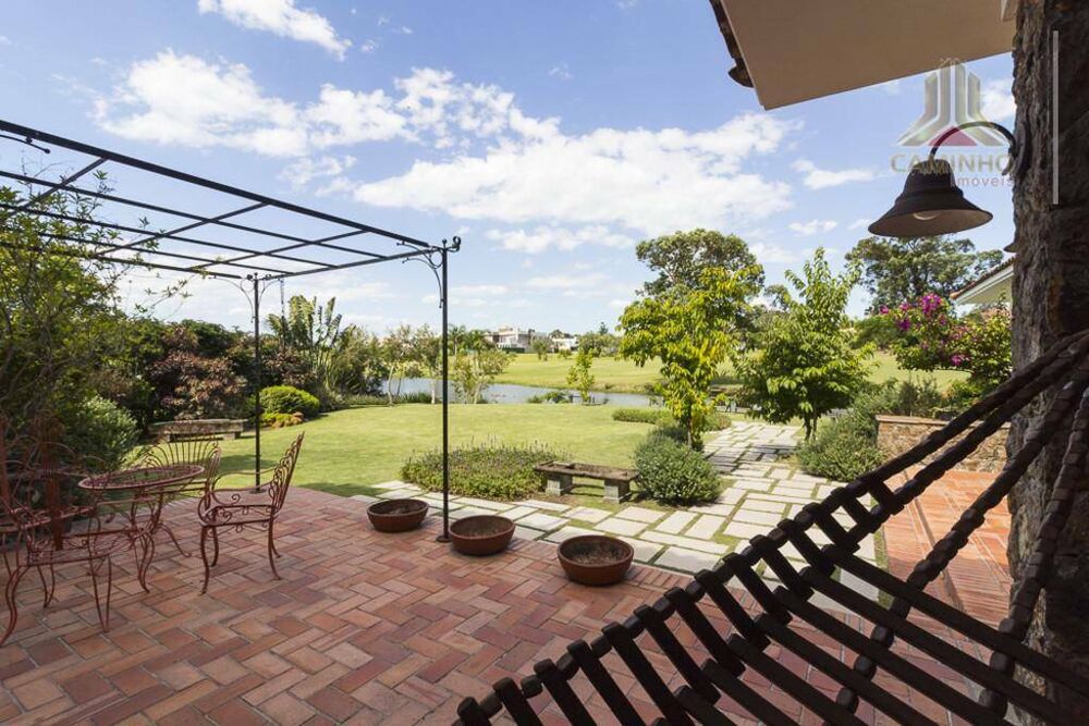 Casa de Condomínio à venda com 4 quartos, 375m² - Foto 4