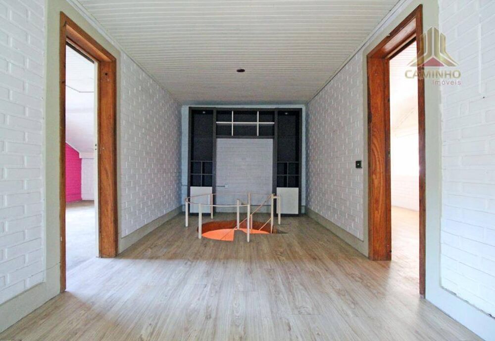 Casa à venda com 4 quartos, 222m² - Foto 3