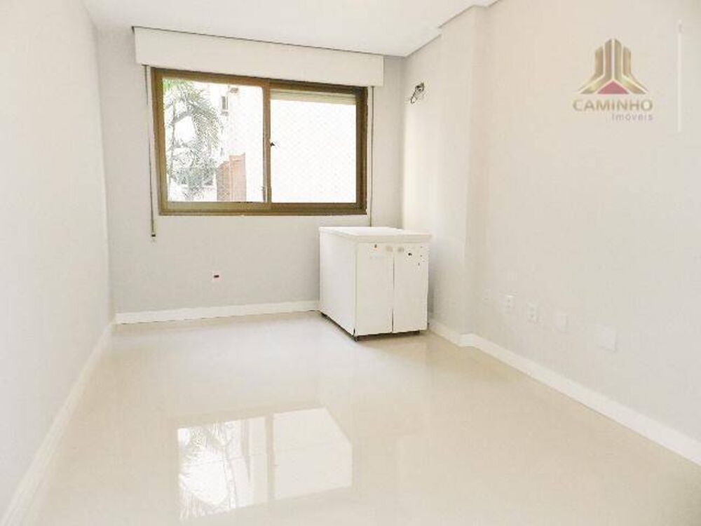 Apartamento à venda com 4 quartos, 219m² - Foto 4