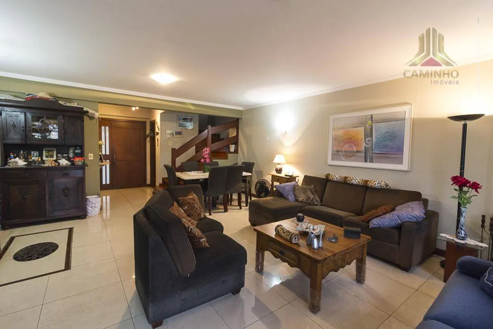 Casa, 3 quartos, 254 m² - Foto 1