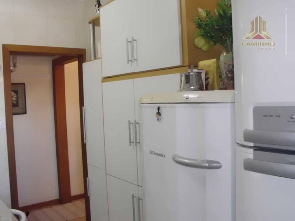 Apartamento à venda com 2 quartos, 74m² - Foto 3