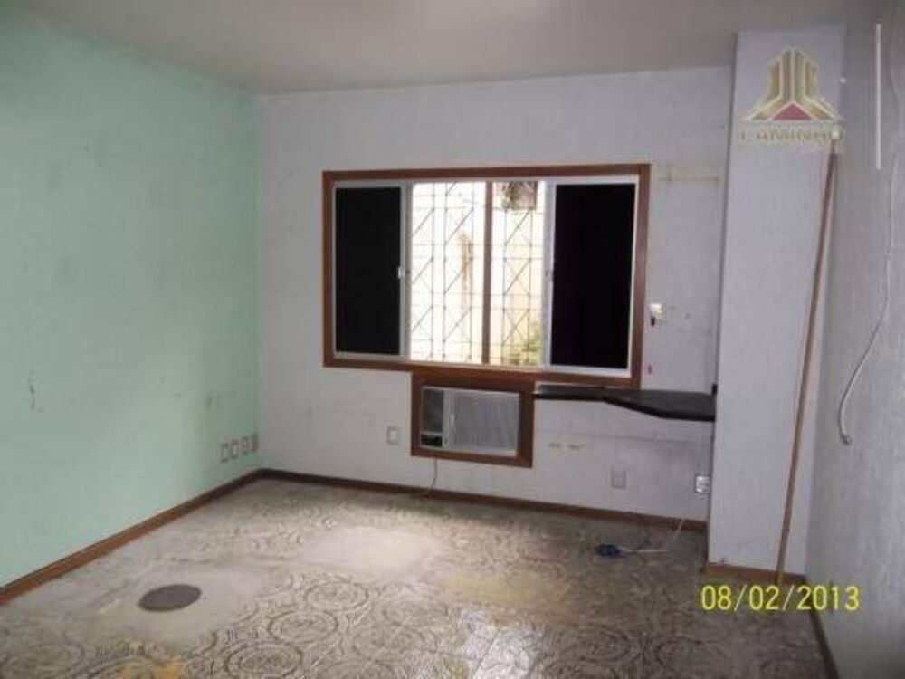 Casa à venda com 3 quartos, 393m² - Foto 1