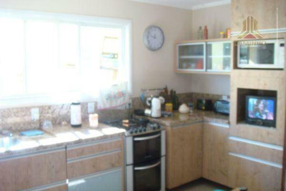 Casa à venda com 4 quartos, 230m² - Foto 4