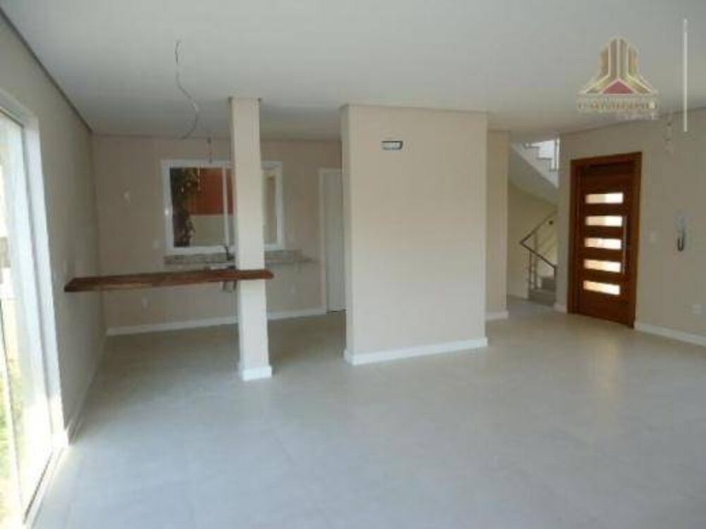 Casa à venda com 3 quartos, 196m² - Foto 2