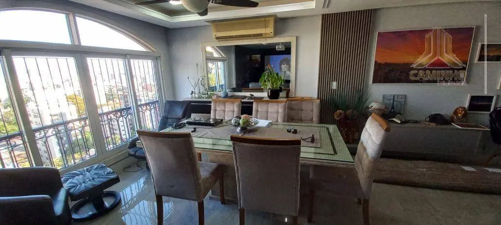 Cobertura, 3 quartos, 215 m² - Foto 2