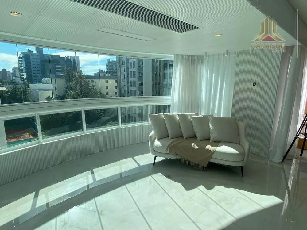 Apartamento à venda com 3 quartos, 201m² - Foto 2