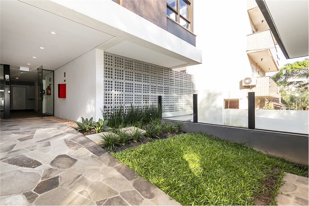 Apartamento à venda com 3 quartos, 97m² - Foto 2