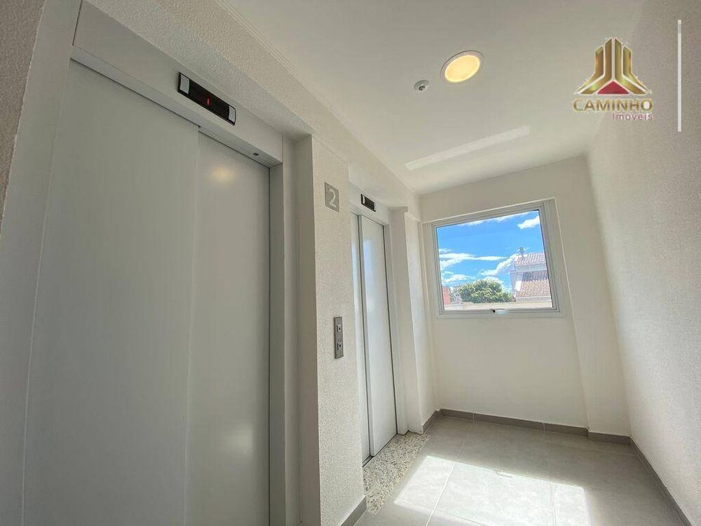 Apartamento à venda com 2 quartos, 71m² - Foto 2